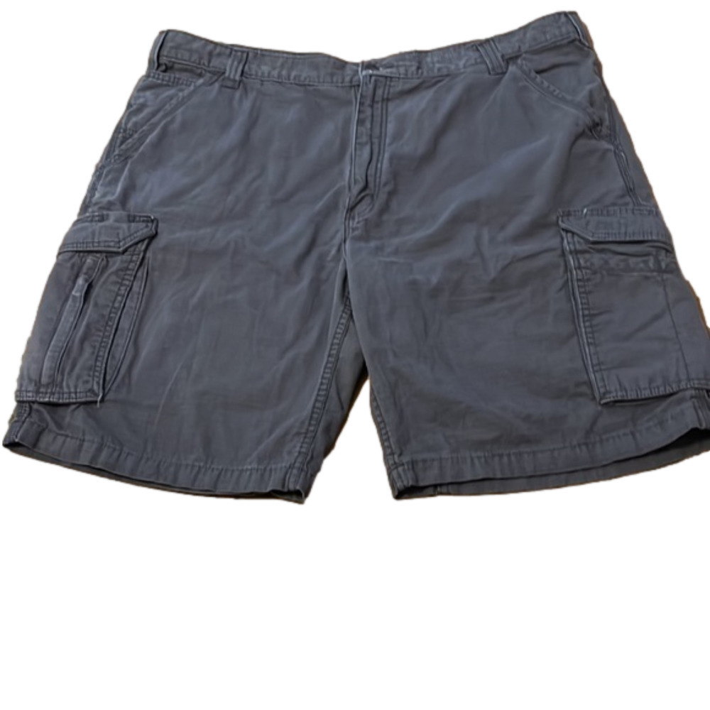 carhartt mens cargo short, gray color, size 42, in good condition